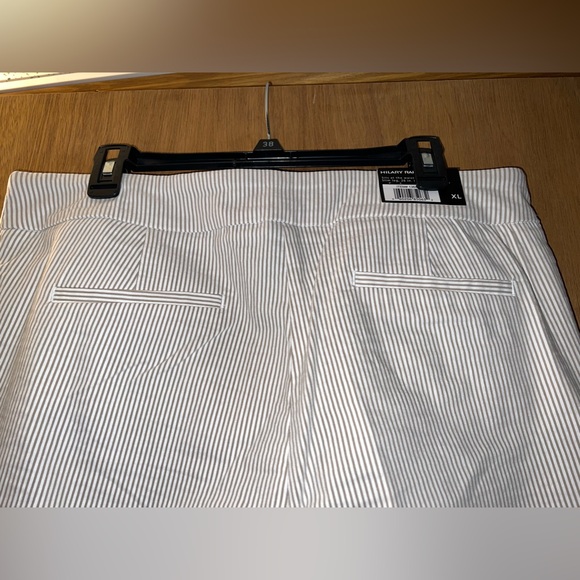 BUNDLE! (2) pairs of pull on size XL dress cropped pants/capris - Picture 12 of 14